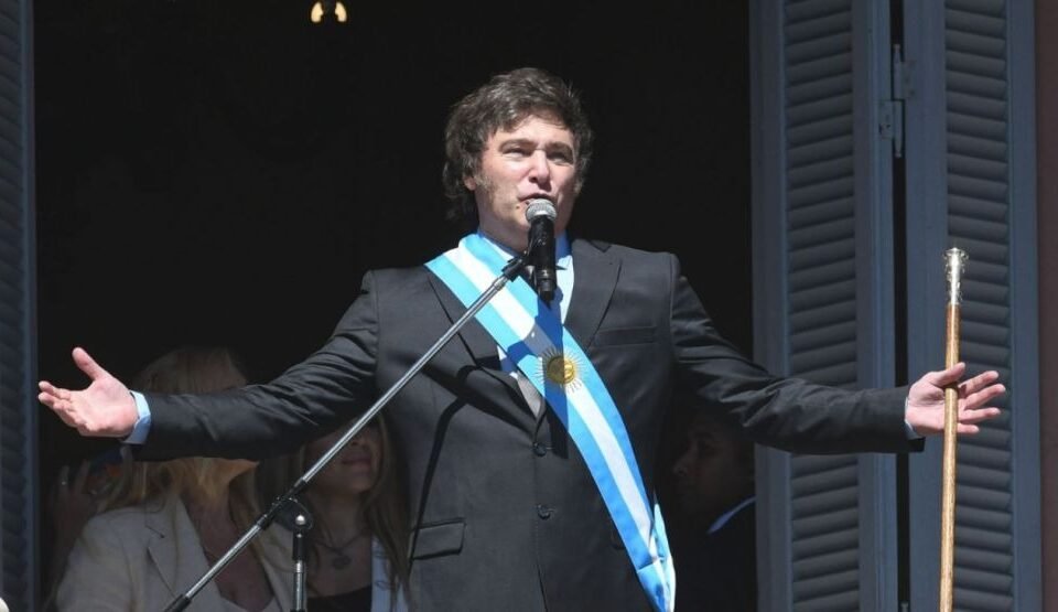 Francisco Mansanta: "Llevar el país al déficit cero es una decisión muy importante que reclamaba la sociedad"